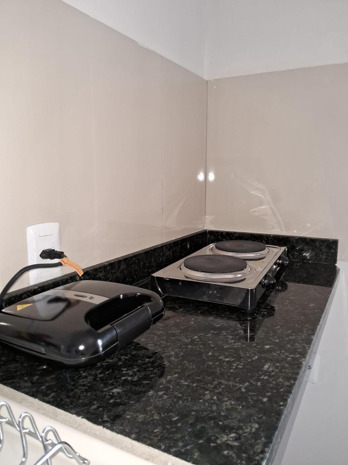 Flat Compacto E Mobiliado Proximo A Rodoviaria Aeroporto Appartement Palmas  Buitenkant foto