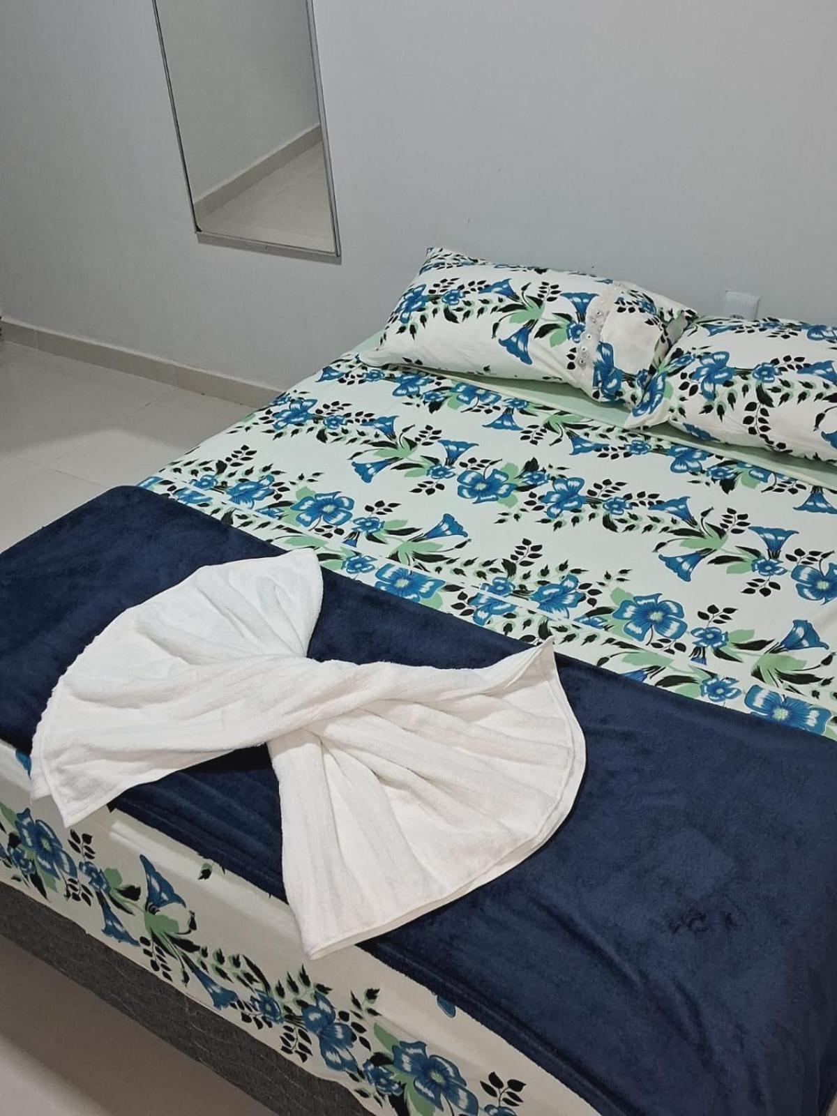 Flat Compacto E Mobiliado Proximo A Rodoviaria Aeroporto Appartement Palmas  Buitenkant foto