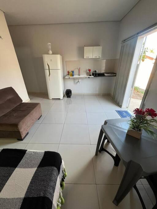 Flat Compacto E Mobiliado Proximo A Rodoviaria Aeroporto Appartement Palmas  Buitenkant foto